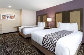 La Quinta by Wyndham Wichita Airport - Wichita - 1