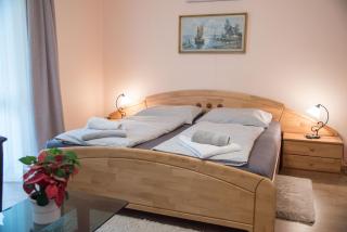 Deluxe Apartments - 8