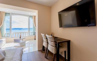 Apartments by the sea Brela, Makarska - 6689 - 2