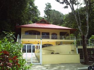 Villa Vista Verde Ground Floor Home, Save Hundreds on your trip, Reduced Prices on Tours - Quepos - 0