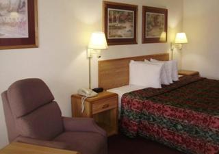 Econo Lodge Inn and Suites - Jackson - Jackson - 7