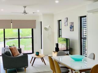 AIRLIE BEACH Delight. Hop, skip jump to everything - Cannonvale - 7