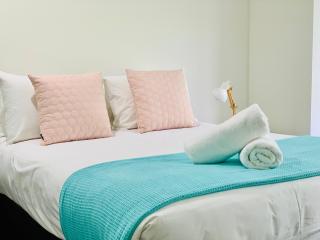 AIRLIE BEACH Delight. Hop, skip jump to everything - Cannonvale - 4