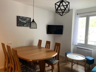 Appartement rénové & calme - Centre-ville 4 à 6 Pers - 2eme Étage Cuisine Équipée- Linge et Ménage en option - 5