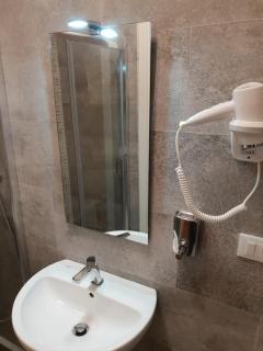Glam Resort G H O S T E L - La Spezia - 5