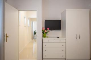 Tatijana Holiday Apartments - 1
