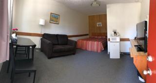 Yellow Quill Motel - 2