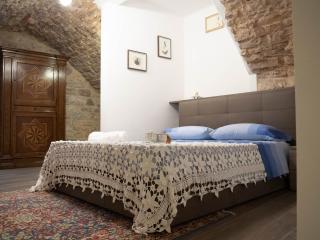 Domus Flora Guest House - 7