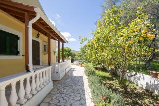 Karia Holiday Home - Lefkimmi - 4
