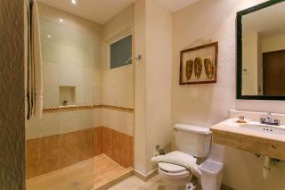 2 bedroom- Tropical Oasis in the Heart of Playa del Carmen - At Gaviotas - Playa del Carmen - 5