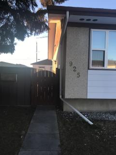 Ranny's Private Rooms - Calgary - 2