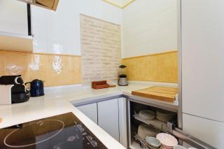Bright and Central- 2Bd 1Bth- Malhara - Seville - 3