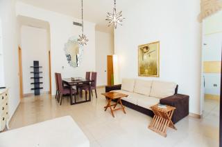 Bright and Central- 2Bd 1Bth- Malhara - Seville - 9