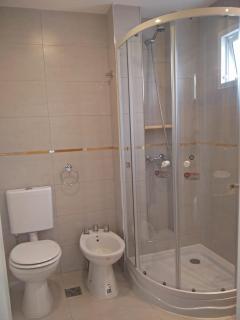 Hermoso departamento en zona residencial y polo cervecero - 1