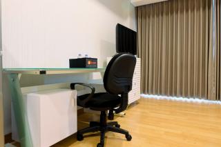 Homey Studio Room at Capitol Suites By Travelio - Jacarta - 6