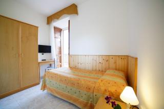 Hotel La Mandorla - 1