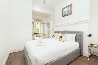 STUNNING SYDNEY HOME 10 - 8