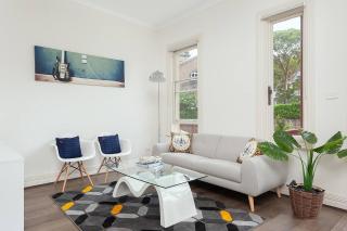 STUNNING SYDNEY HOME 11 - 8