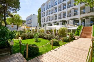 Hotel Saraceno Resort with Private Beach - Milano Marittima - 0