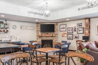 Lakes Inn at Dunvilla - 5