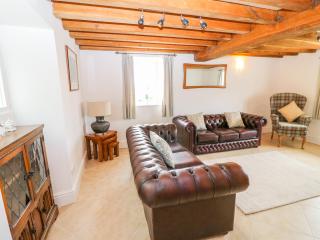Woodthorpe Cruck Cottage - 6