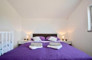 Bright and spacious apartment with grill *** - Pula - 8