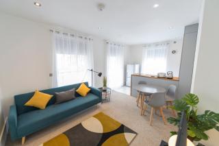 St Stephens Road Apartment - 2