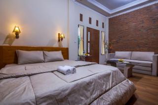 Maher House Borobudur - 1