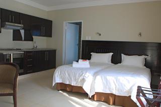 Goodey's Guesthouse - 4
