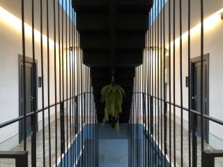 Goodnight Poshtel + Free Netflix - 3