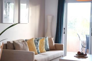 Top Seaview Apartment in Peyia - 2