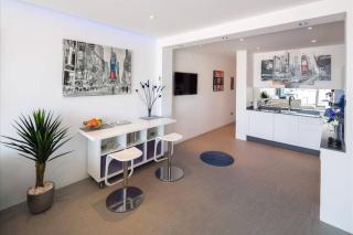 Modern Frontline Puerto Banus Apartment M2 - Marbella - 9