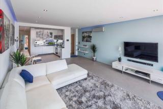 Modern Frontline Puerto Banus Apartment M2 - Marbella - 4