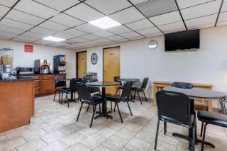 Econo Lodge - Chattanooga - 8