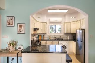 Dalia Seaside 2 Bedroom Apartment with Pool & Garden - Paphos - 4