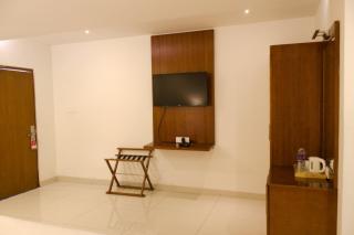 Mrugavani Resort & Spa - Hyderabad - 1