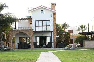 Ionion Beachfront Villa - Agia Napa - 4
