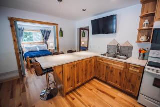 Grizzly Paw B&B - 4