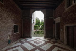 Appartamenti inside Palazzo Foscarini - Venice - 8