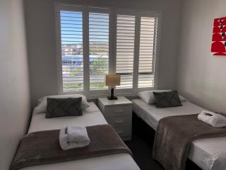 The Burlington Holiday Apartments - Maroochydore - 5