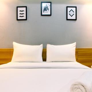 Modern and Comfy Studio Apartment No Kitchen Mustika Golf Residence By Travelio - Bekasi - 9