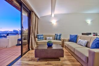 Spinola Court - Stunning Seaview Apartment & Penthouse on Spinola Bay by ShortletsMalta - St Julian's - 3