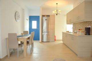 Katy House - Adamantas - 2
