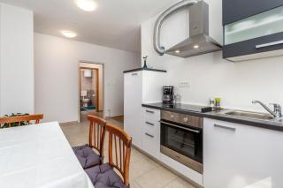 Apartment Roza, sea view, free parking - Ičići - 1