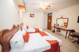 Hotel Elizabeth Central - 1