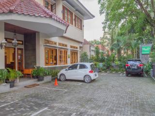 RedDoorz near Simpang Dago 2 - 5