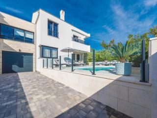 Villa Ana,luxury wellness villa with heated pool and jacuzzi - Privlaka - 4