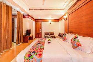 Hotel Summit - Ahmedabad - 1