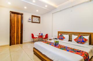 FabHotel Kiara - 7