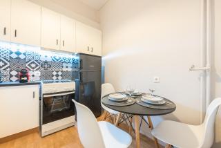 Gorgeous & Modern At Ampelokipi Metro Station By Greece Apartments - Atene - 6
